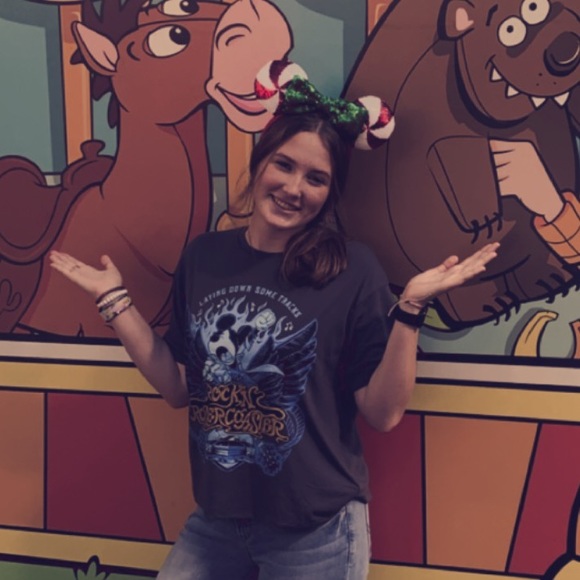 Meet your Posher, Meg - Picture 1 of 1